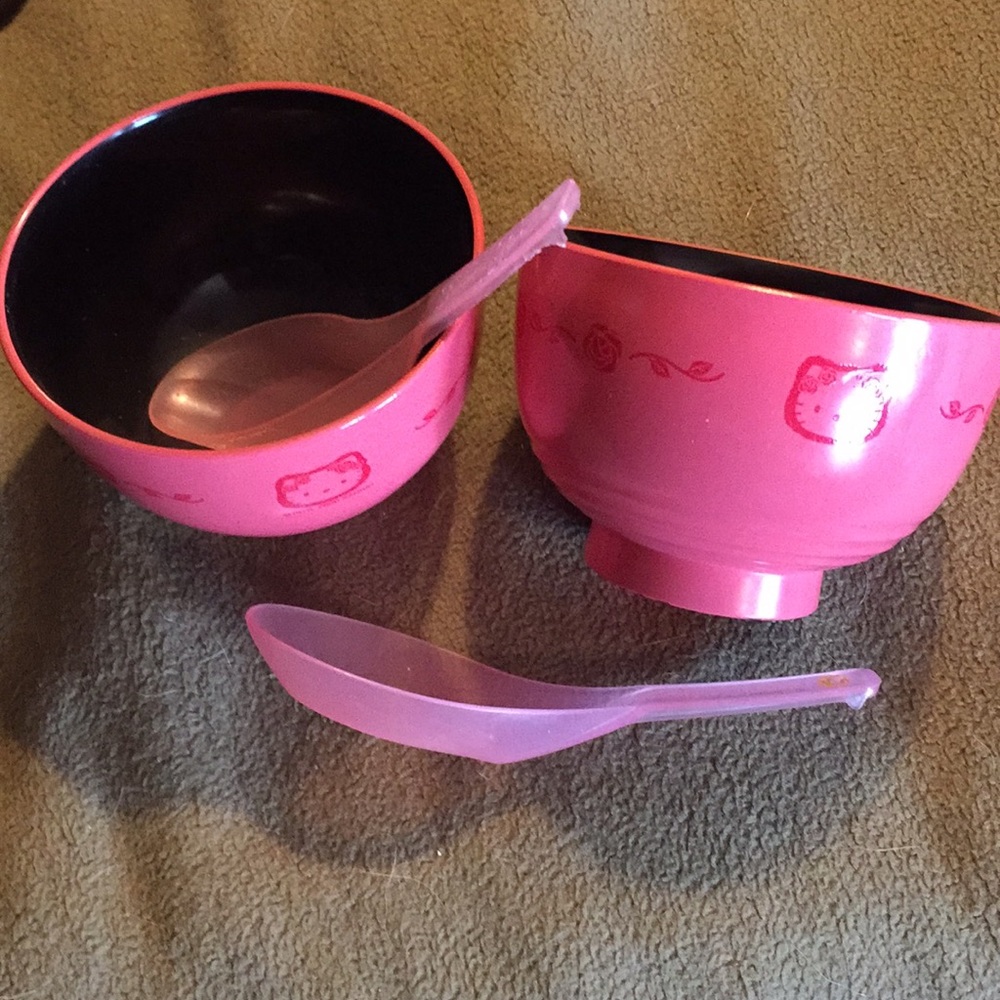 Vintage Hello Kitty soup or rice bowls with spoons